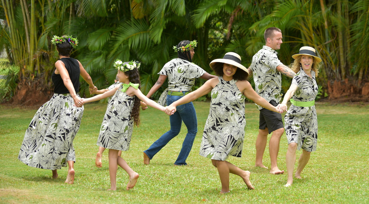 Cora Spearman Hawaii WOMENS Groovy Hibiscus Halter Neck Sheath