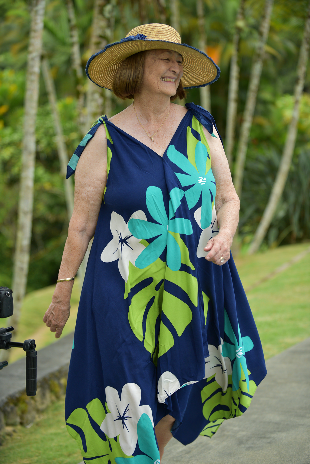 Cora Spearman Hawaii WOMENS Groovy Hibiscus Halter Neck Sheath