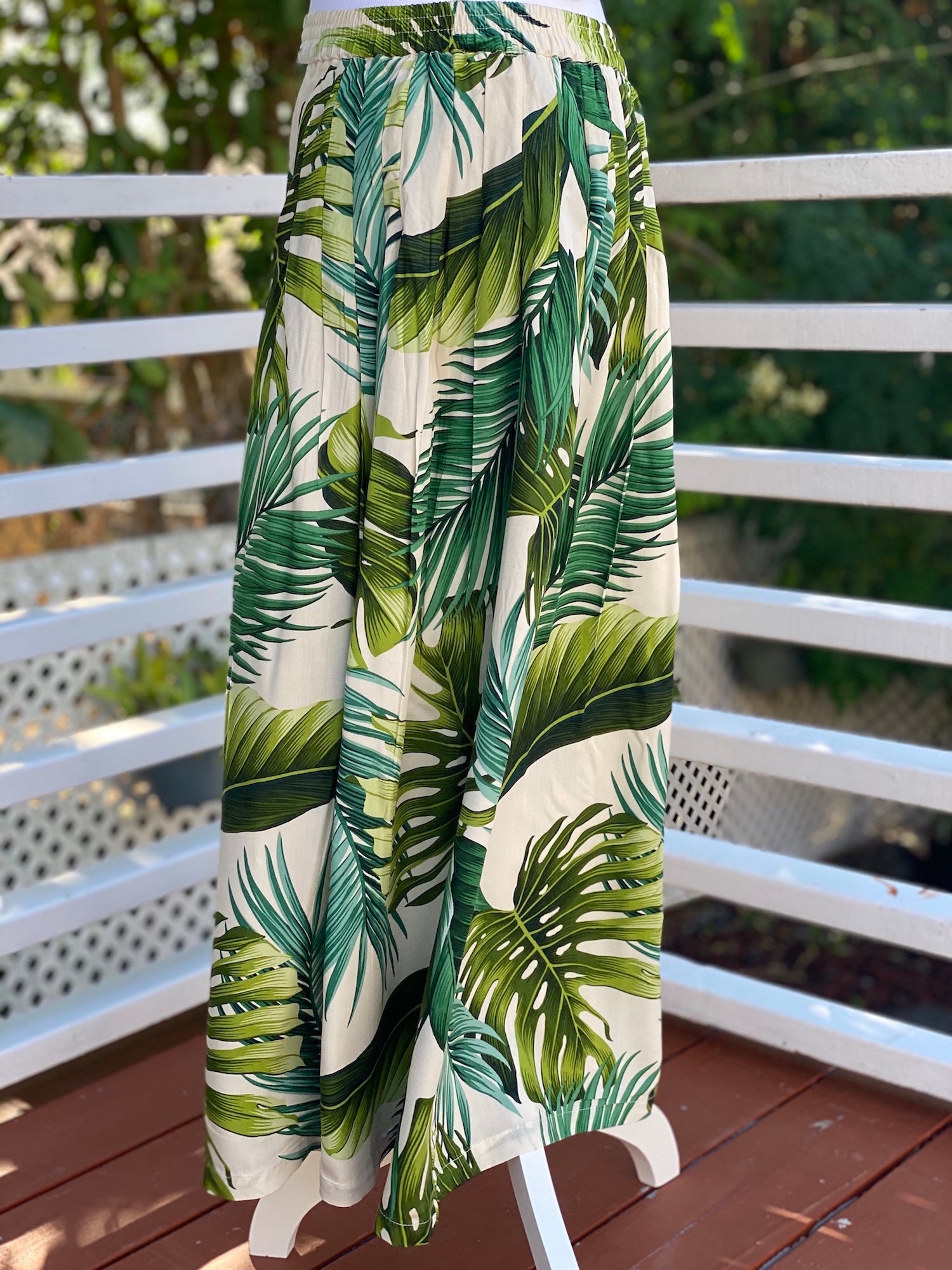womens maxi skirt pleated hawaiian tropical print monstera green white Coradorables alohawear resortwear hula