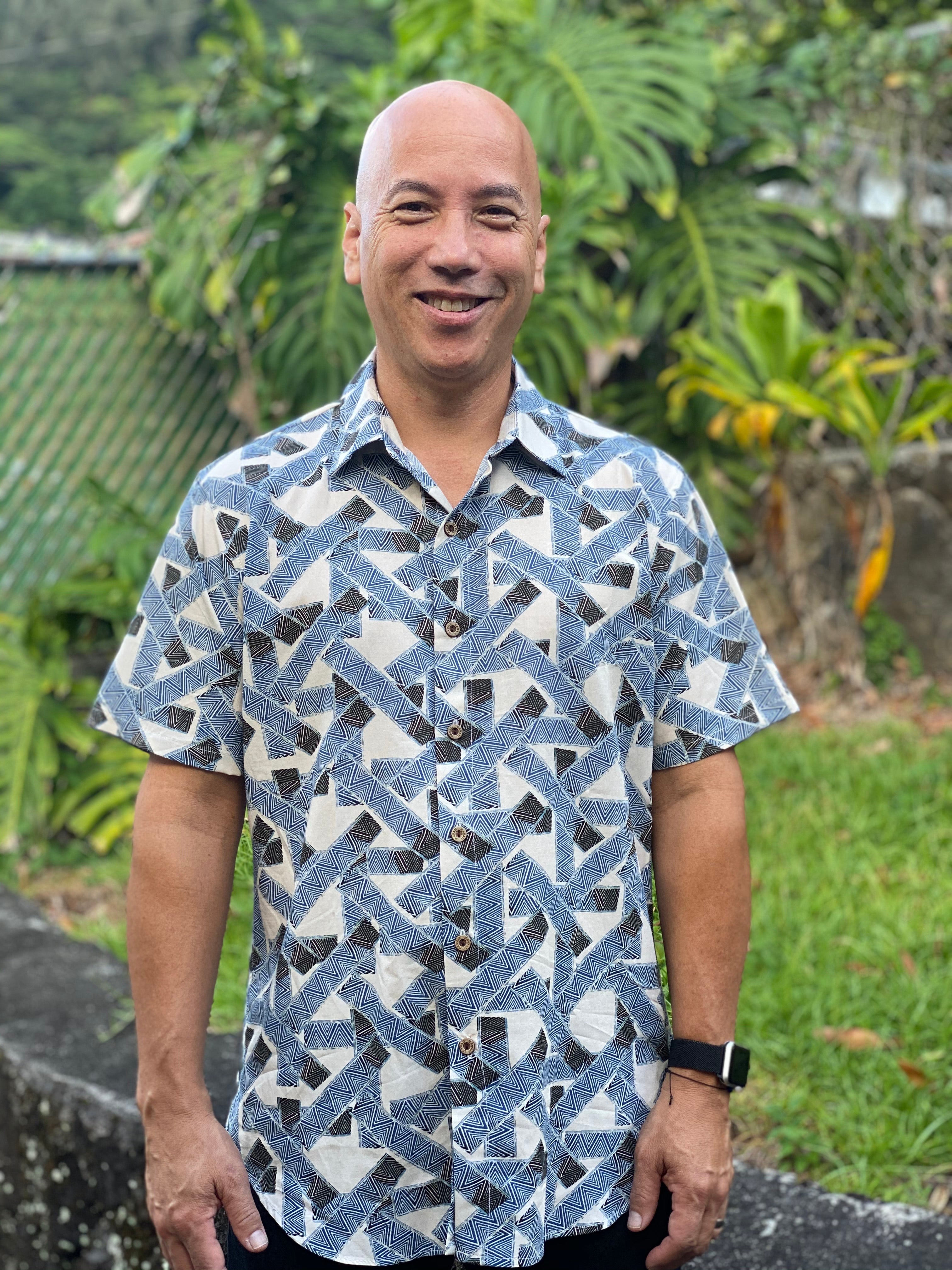Cora Spearman Hawaii – Tribal Hawaii Aloha Shirt Blue MENS S/S \