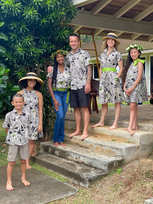 Womans, hawaiian, print, wrap top, flutter sleeve, protea, black, Coradorables, modern aloha, aloha wear, resort wear, family matching